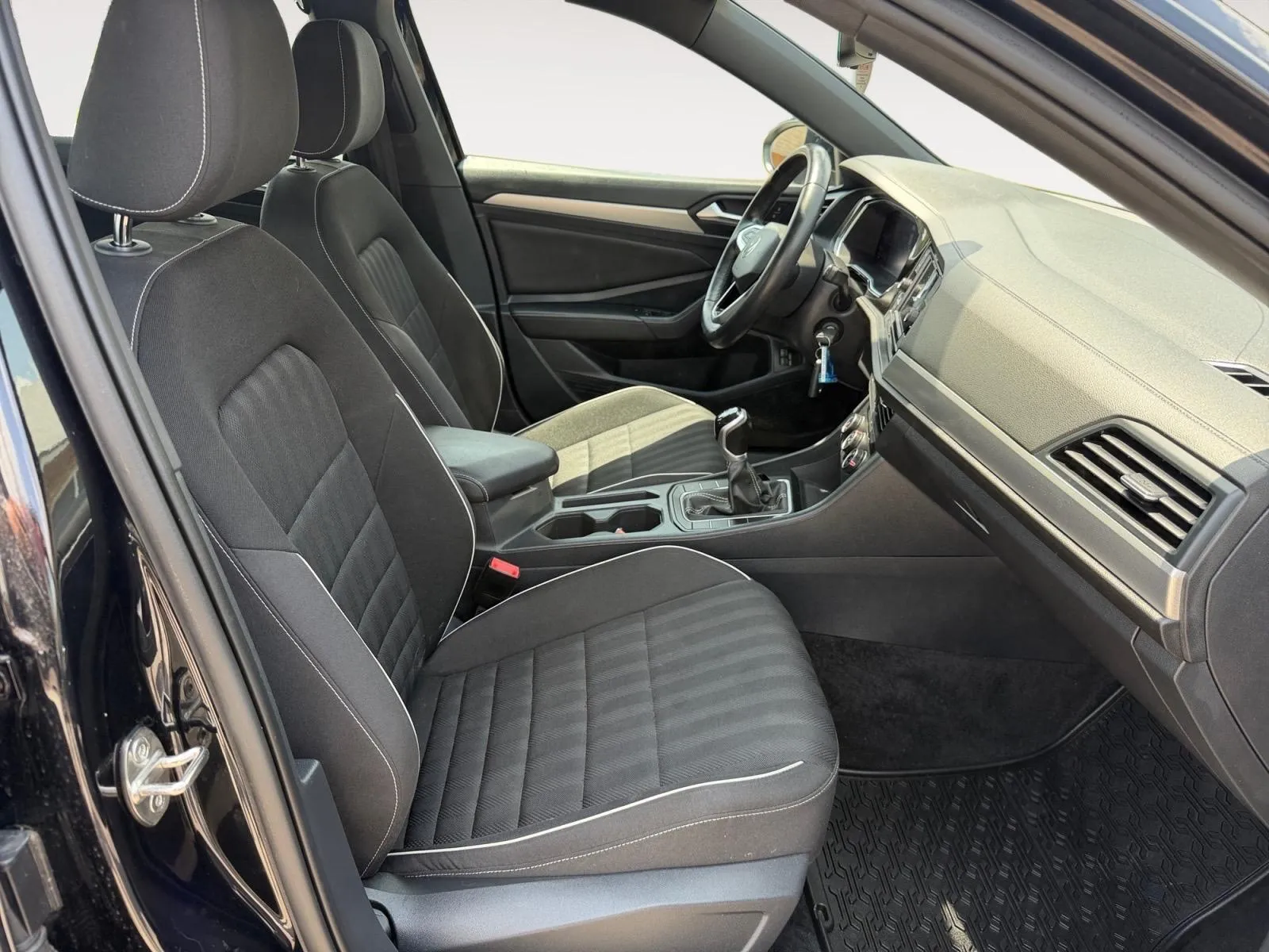 Volkswagen Jetta photo 23