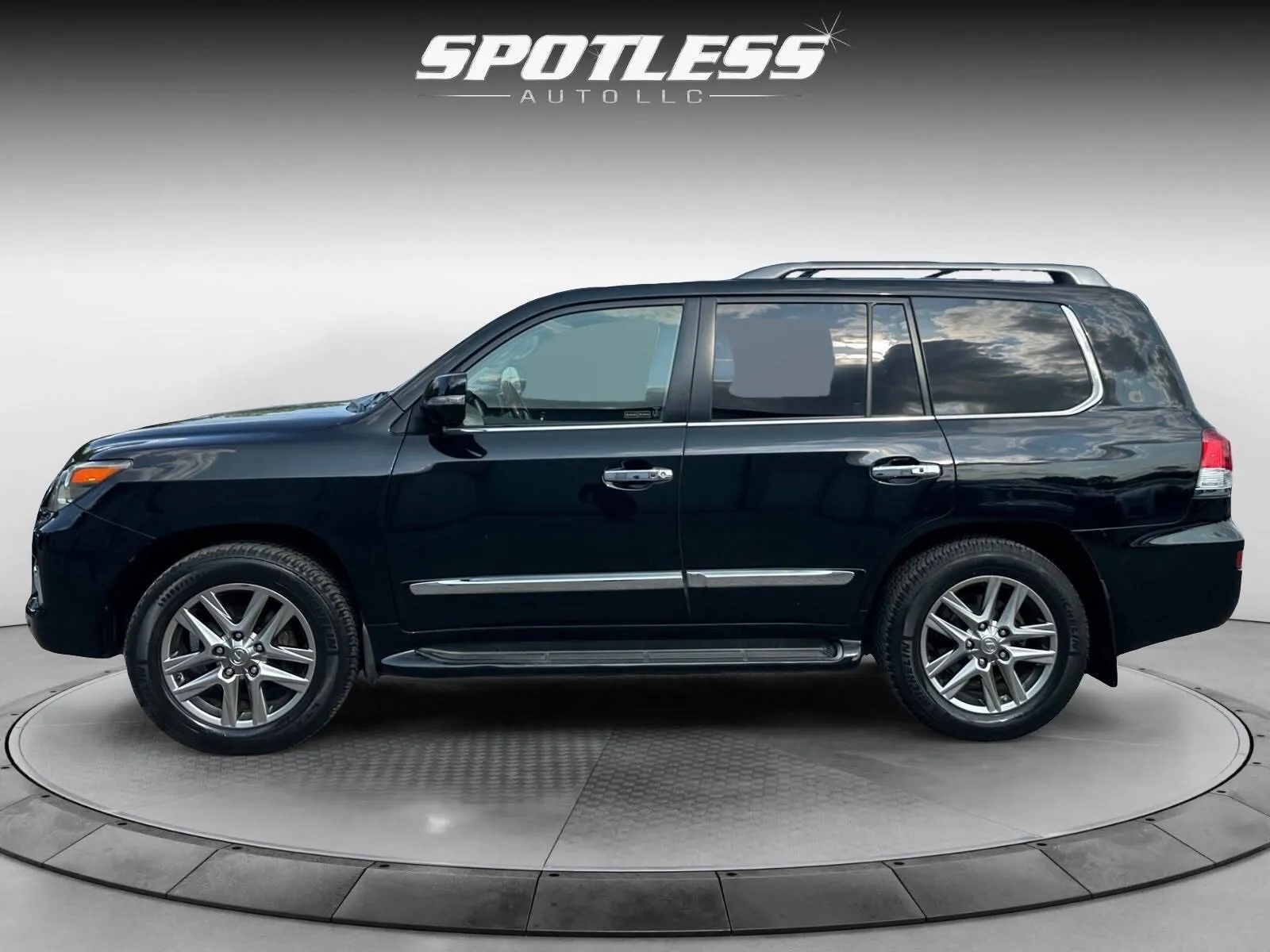 Lexus LX photo 3