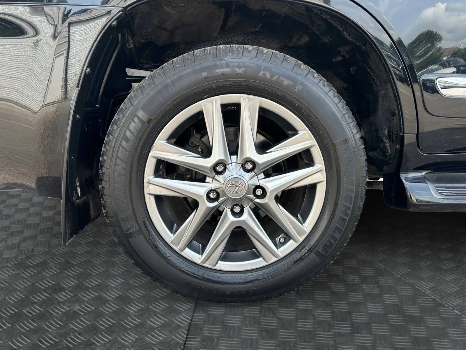 Lexus LX photo 15
