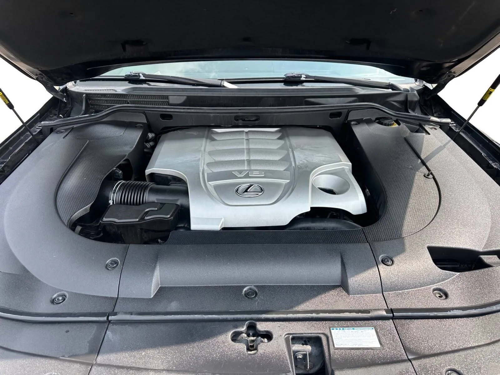 Lexus LX photo 16