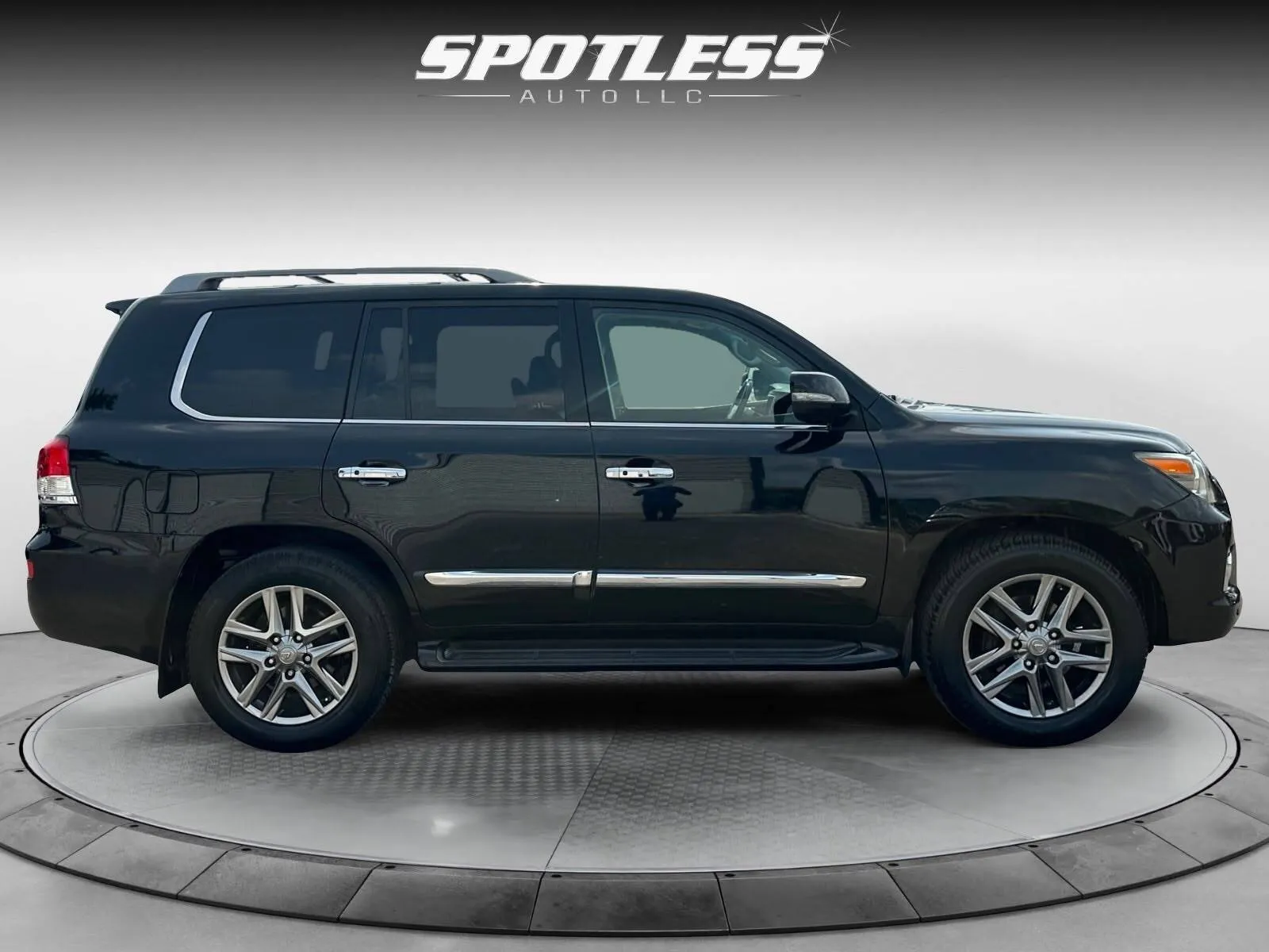 Lexus LX photo 8