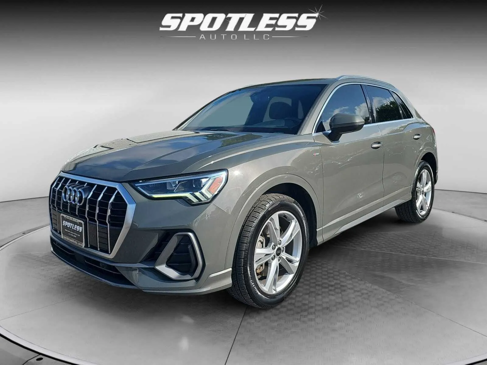 Audi Q3 photo 3