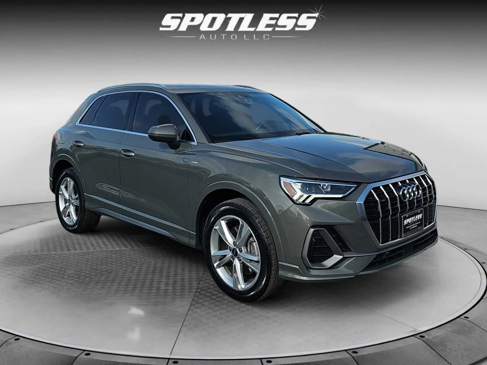 Audi Q3 photo 10