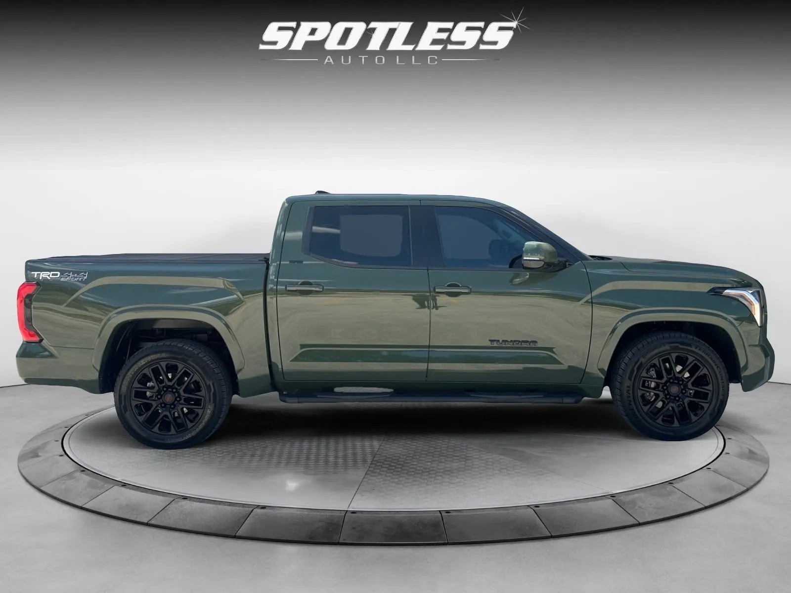 Toyota Tundra photo 8