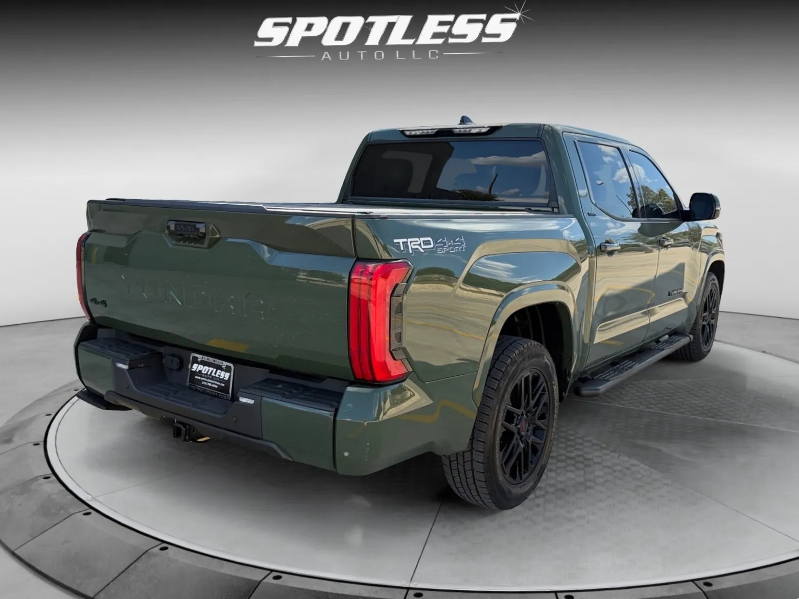 Toyota Tundra photo 9