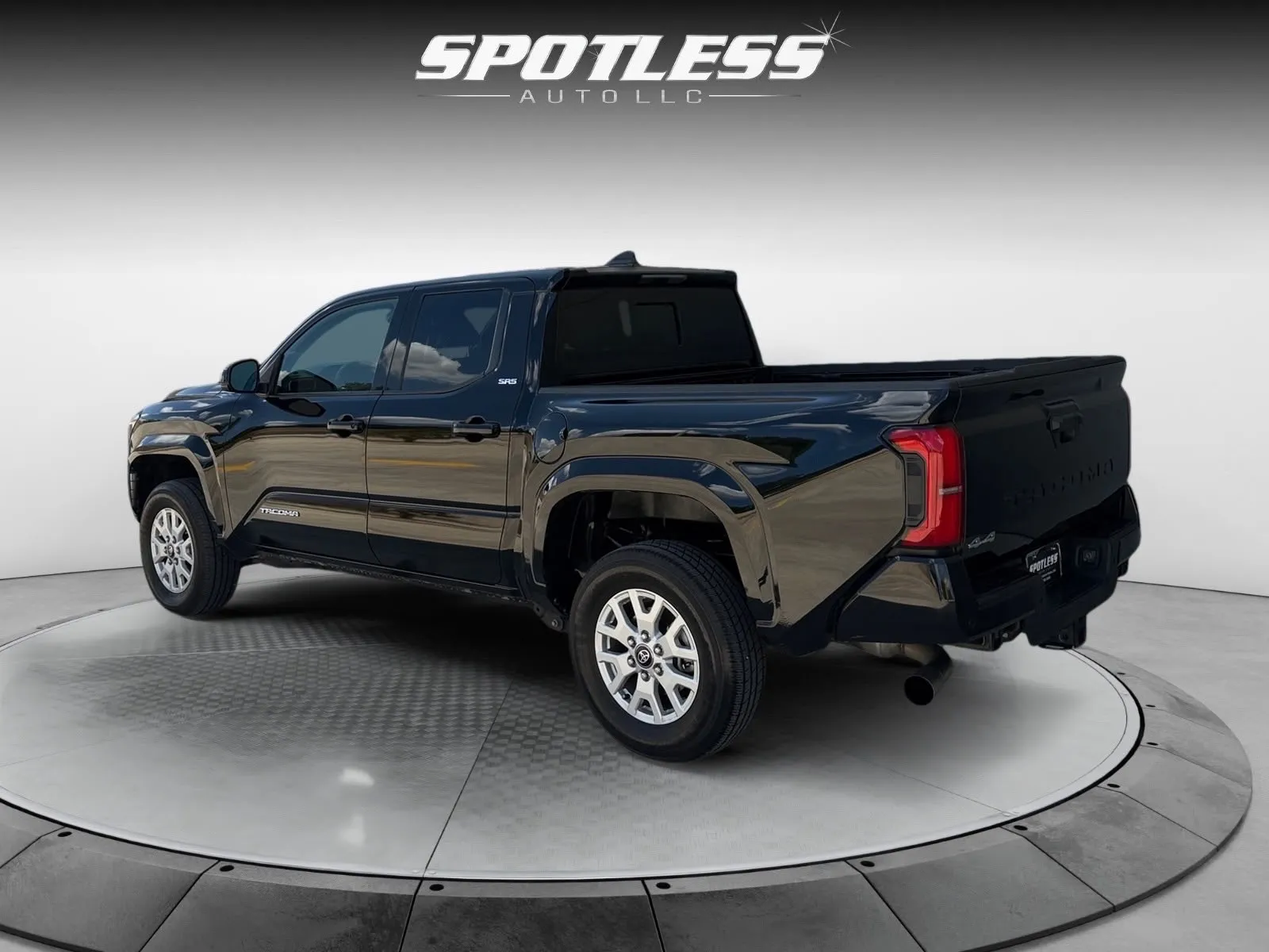 Toyota Tacoma photo 5