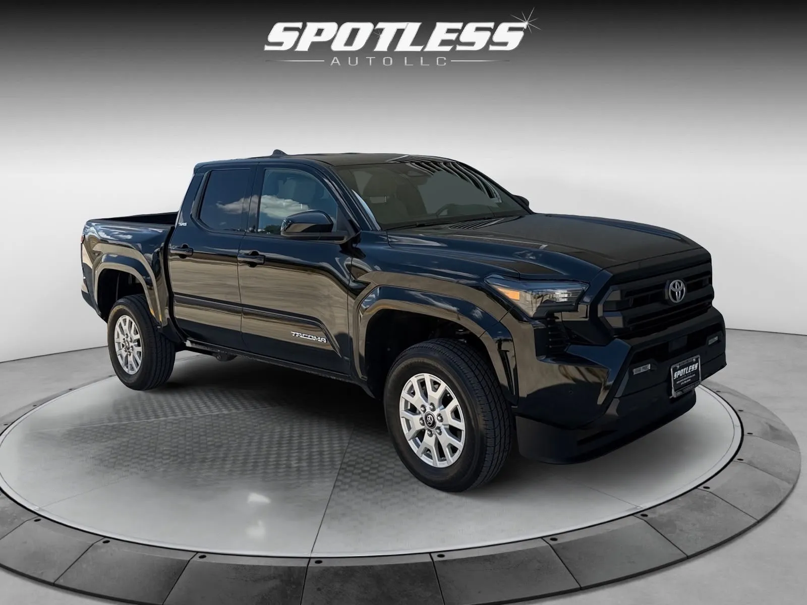 Toyota Tacoma photo 11