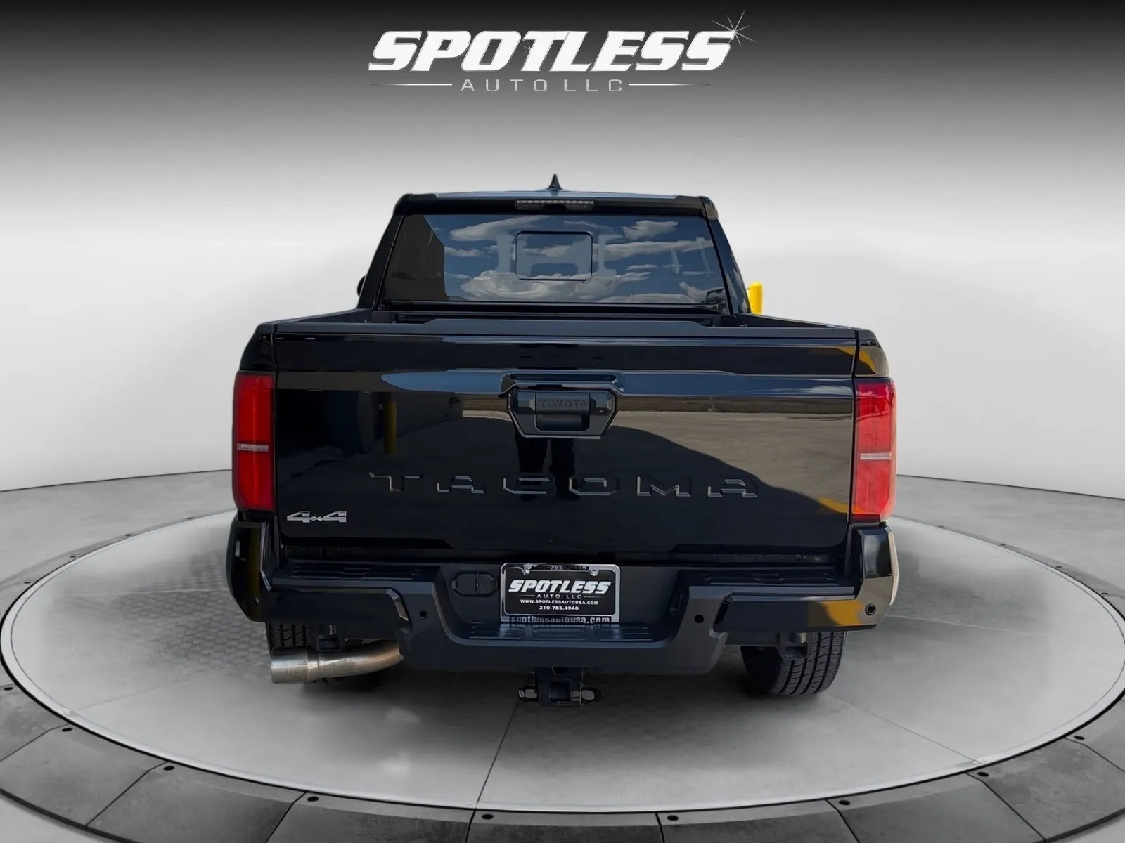 Toyota Tacoma photo 6