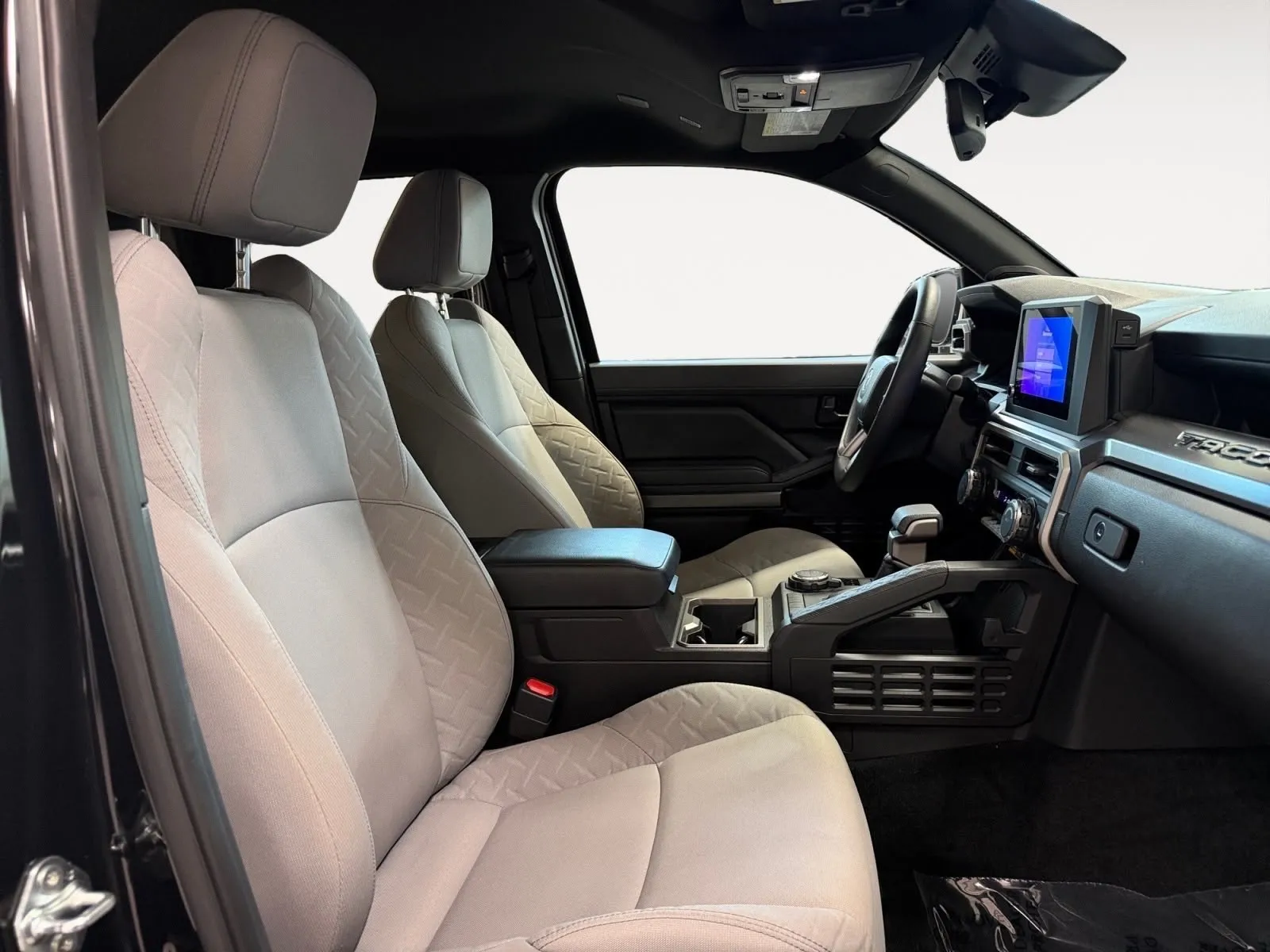 Toyota Tacoma photo 23
