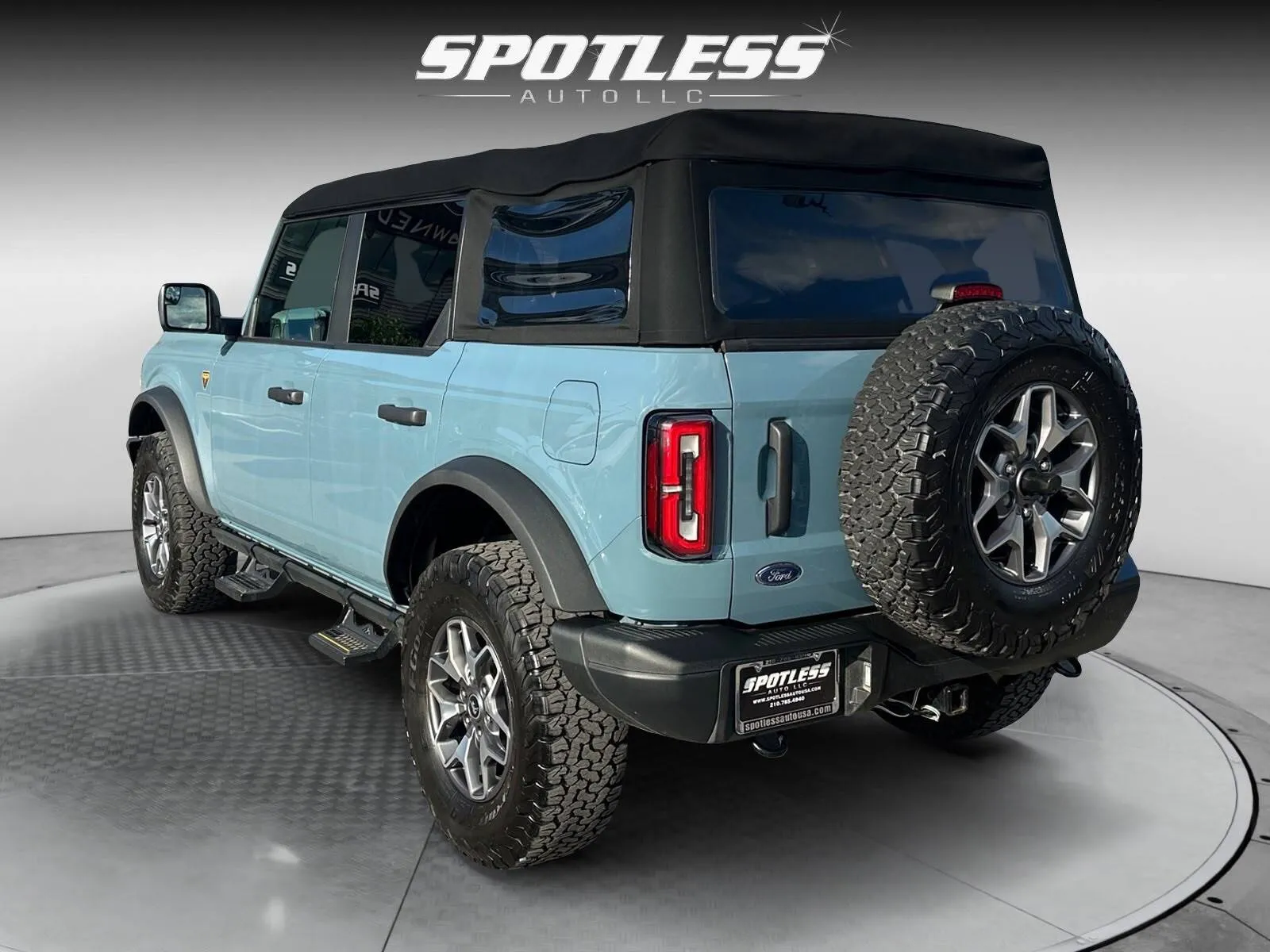 Ford Bronco photo 5
