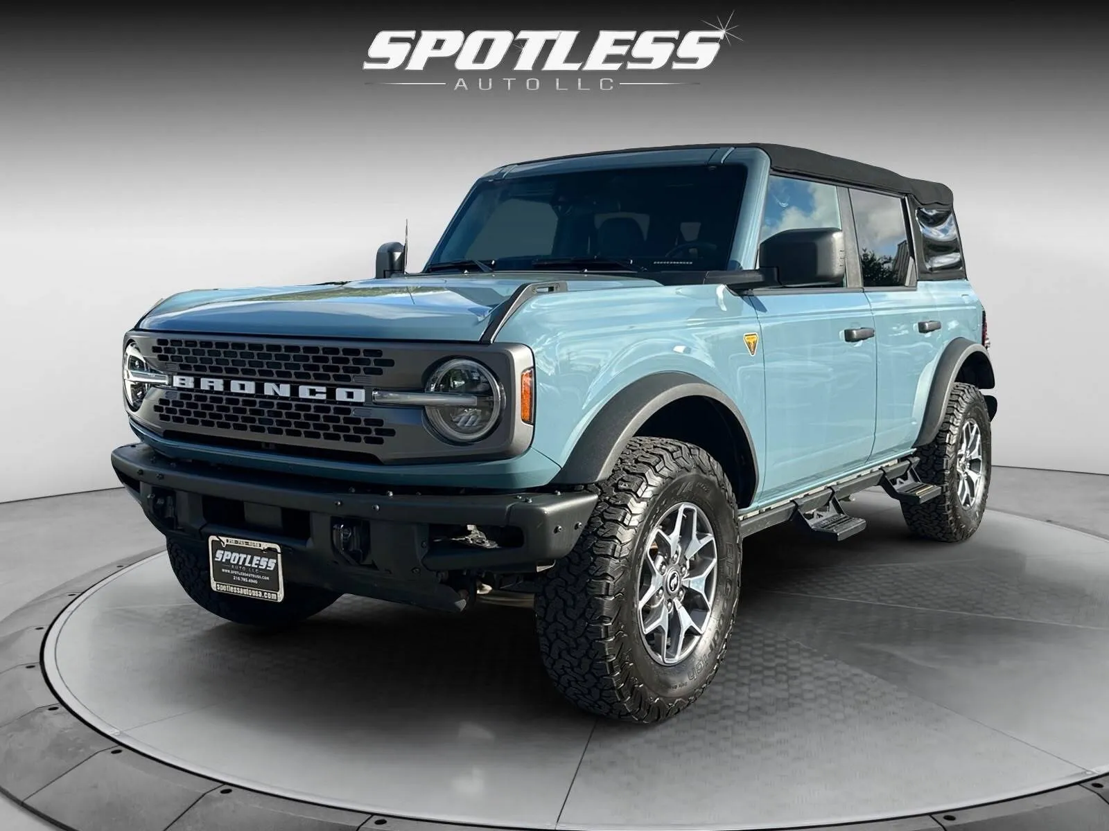 Ford Bronco photo 3