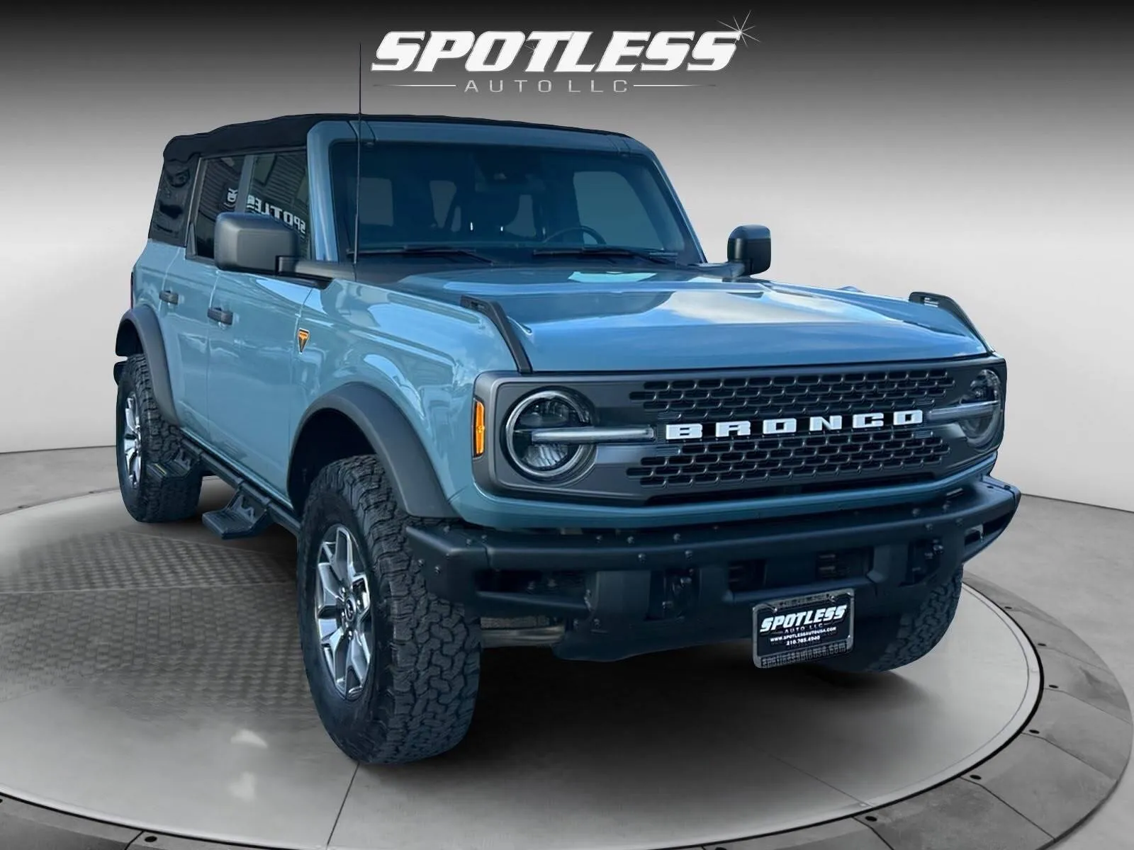 Ford Bronco photo 11