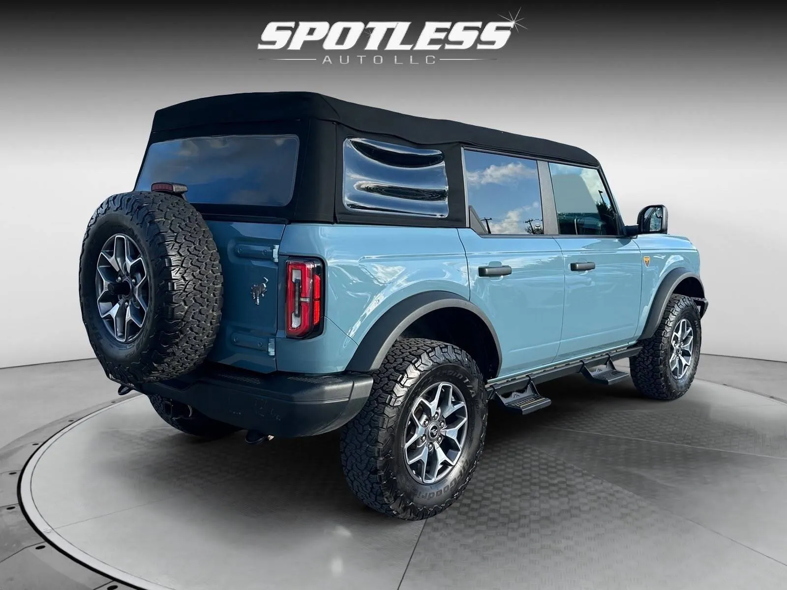 Ford Bronco photo 7