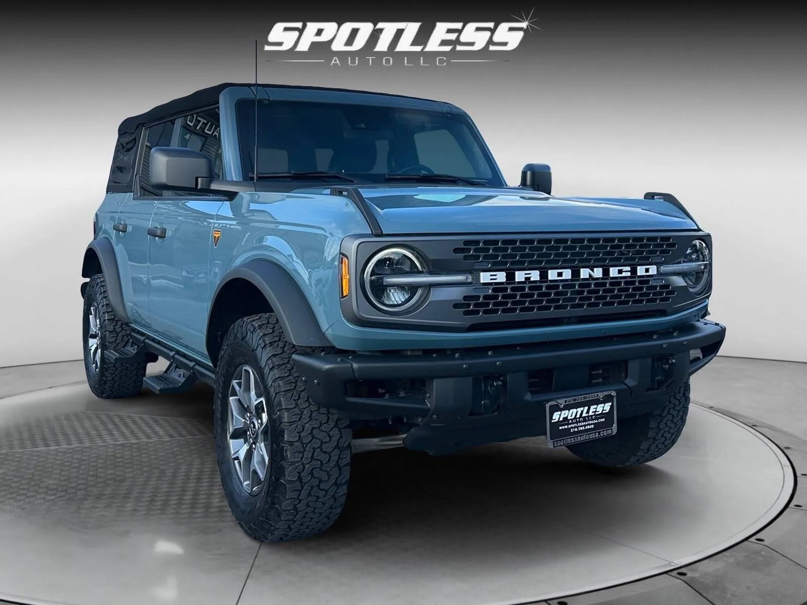 Ford Bronco photo 9