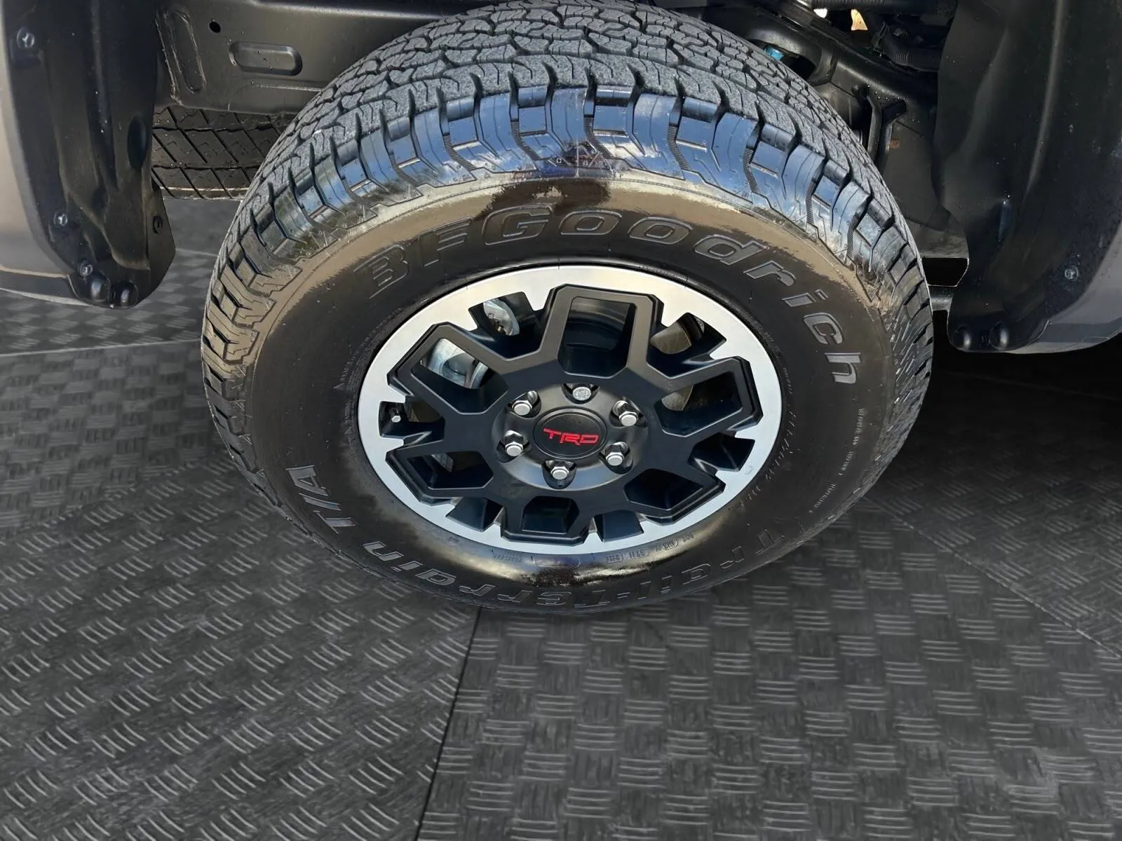 Toyota Tacoma photo 14