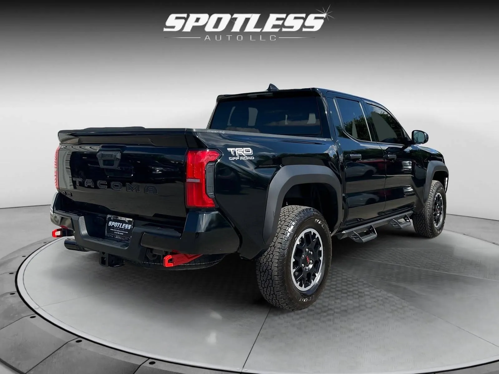 Toyota Tacoma photo 7