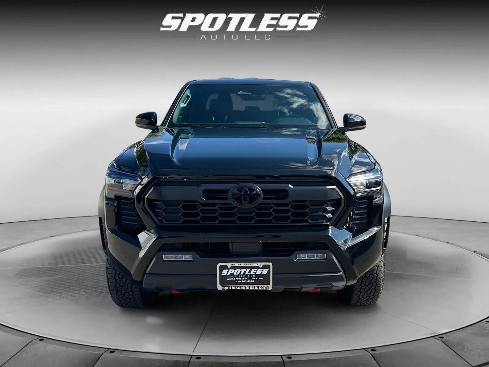 Toyota Tacoma photo 10