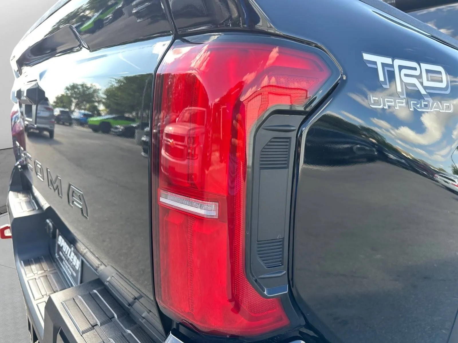 Toyota Tacoma photo 12