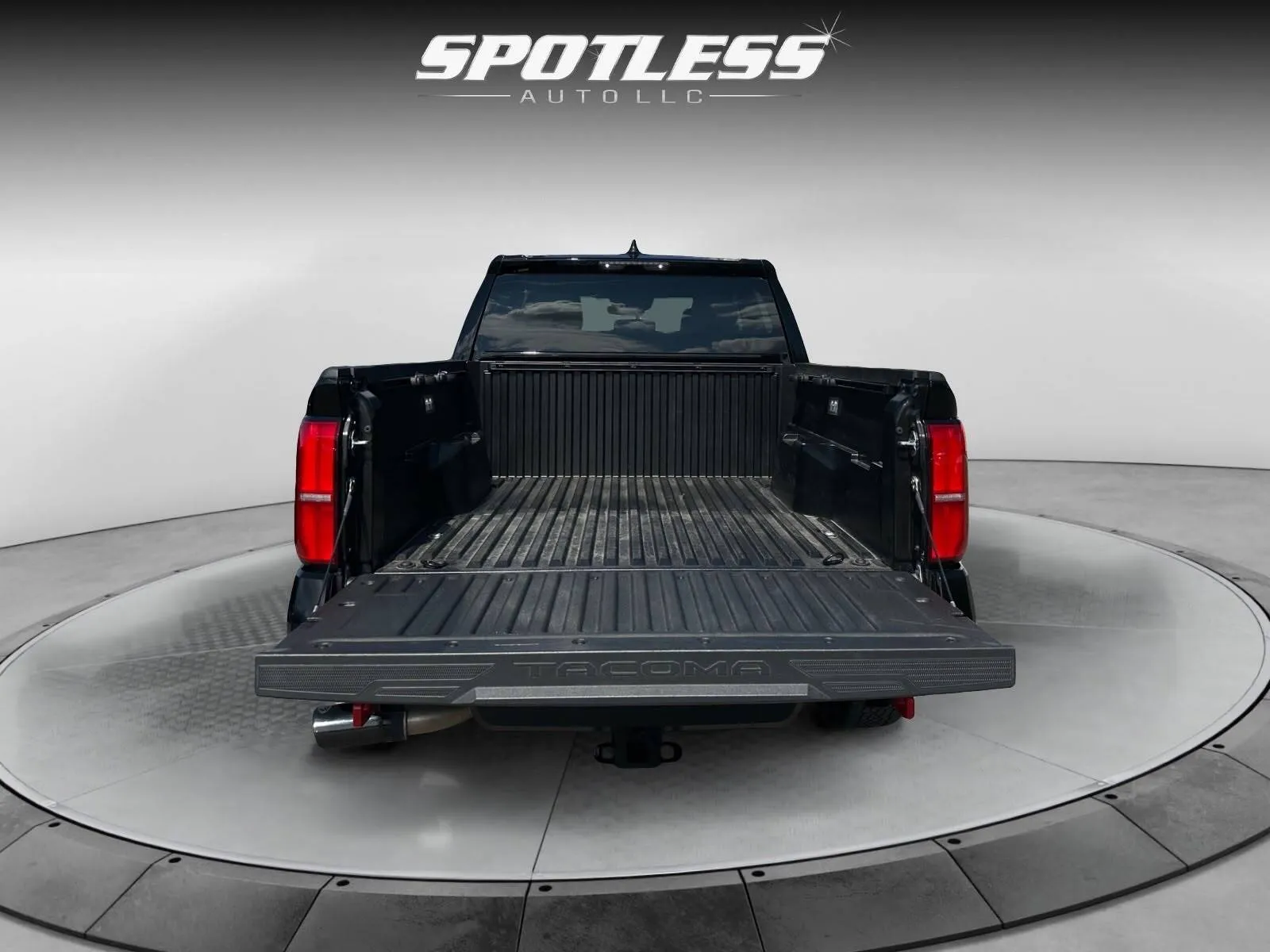 Toyota Tacoma photo 26