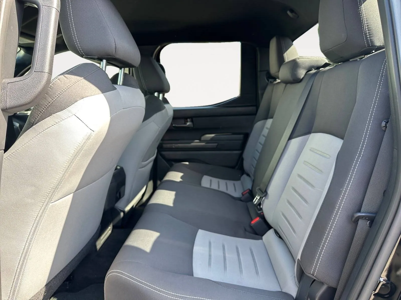 Toyota Tacoma photo 24