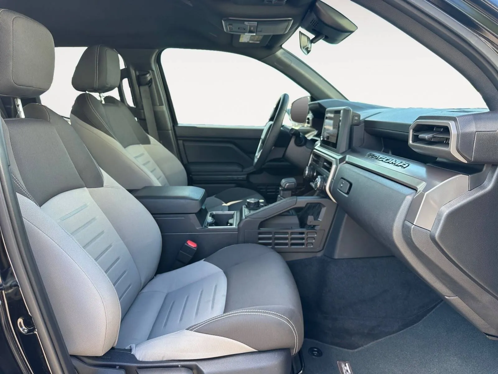 Toyota Tacoma photo 23