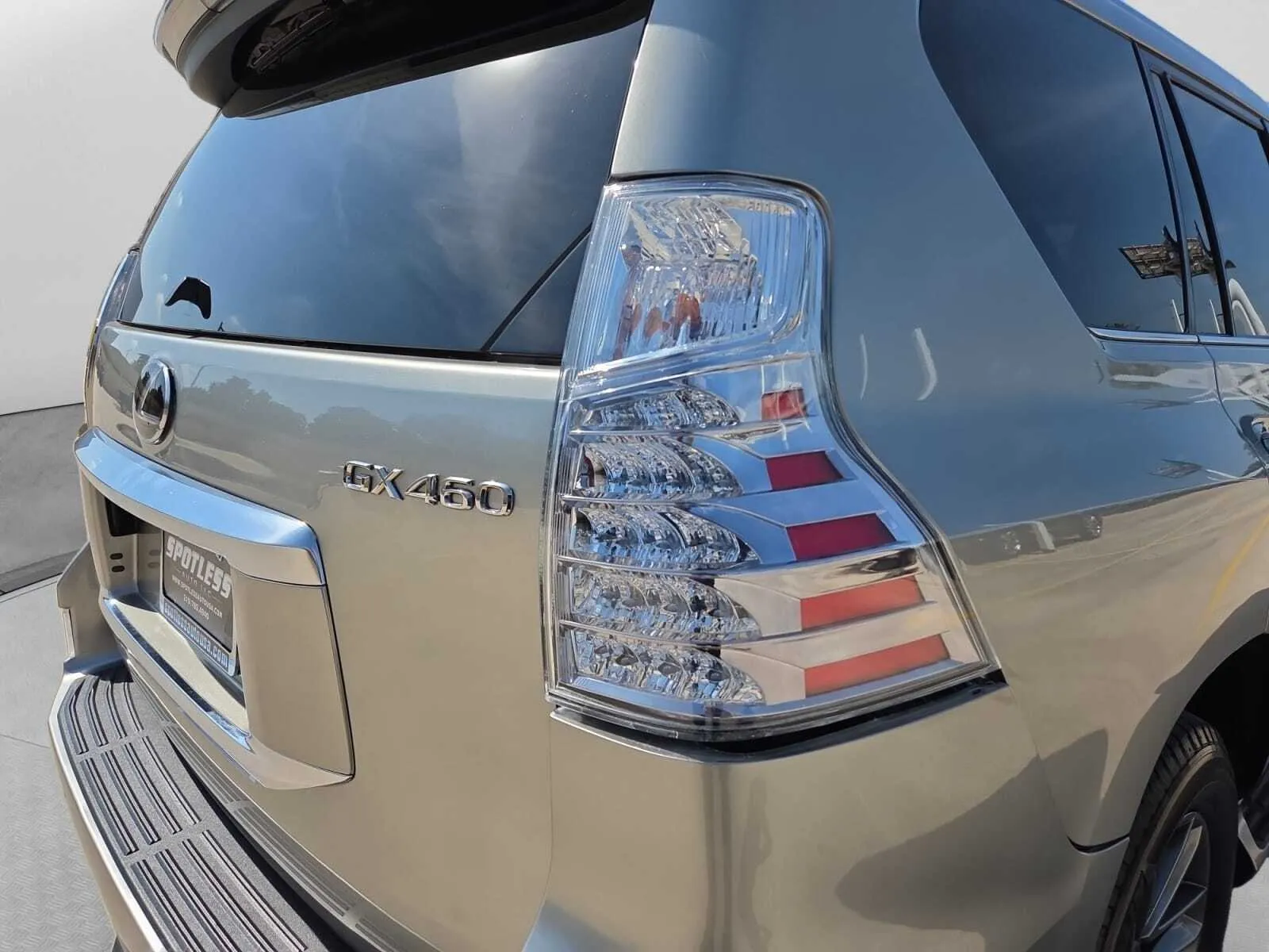 Lexus GX photo 13