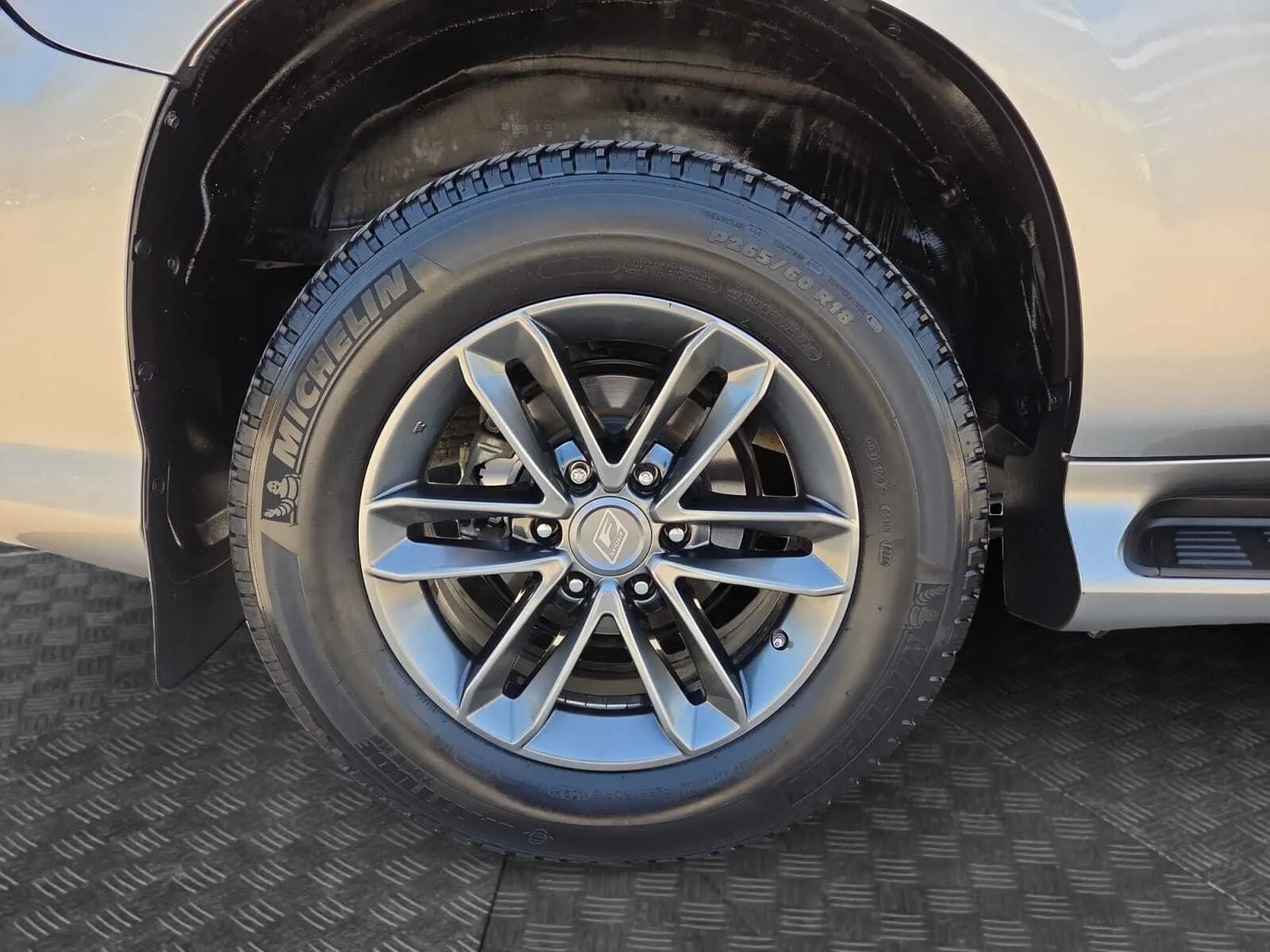 Lexus GX photo 14