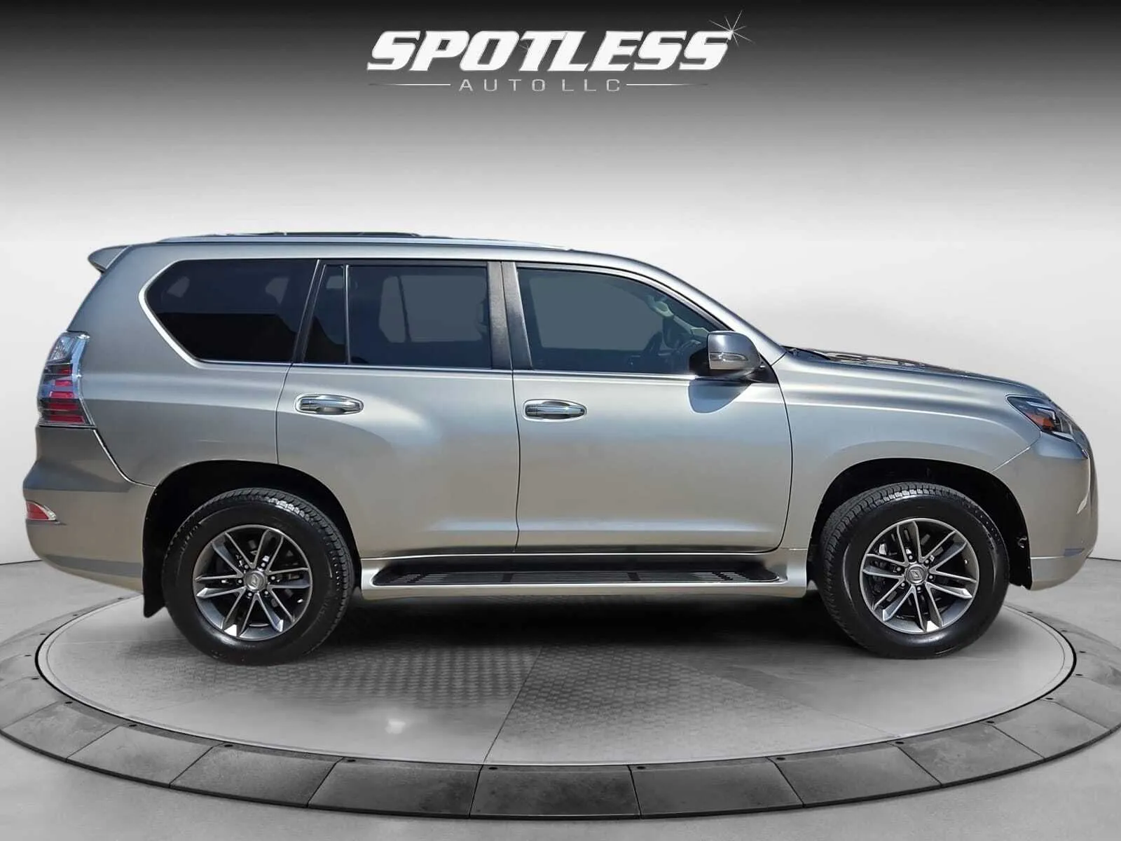 Lexus GX photo 8