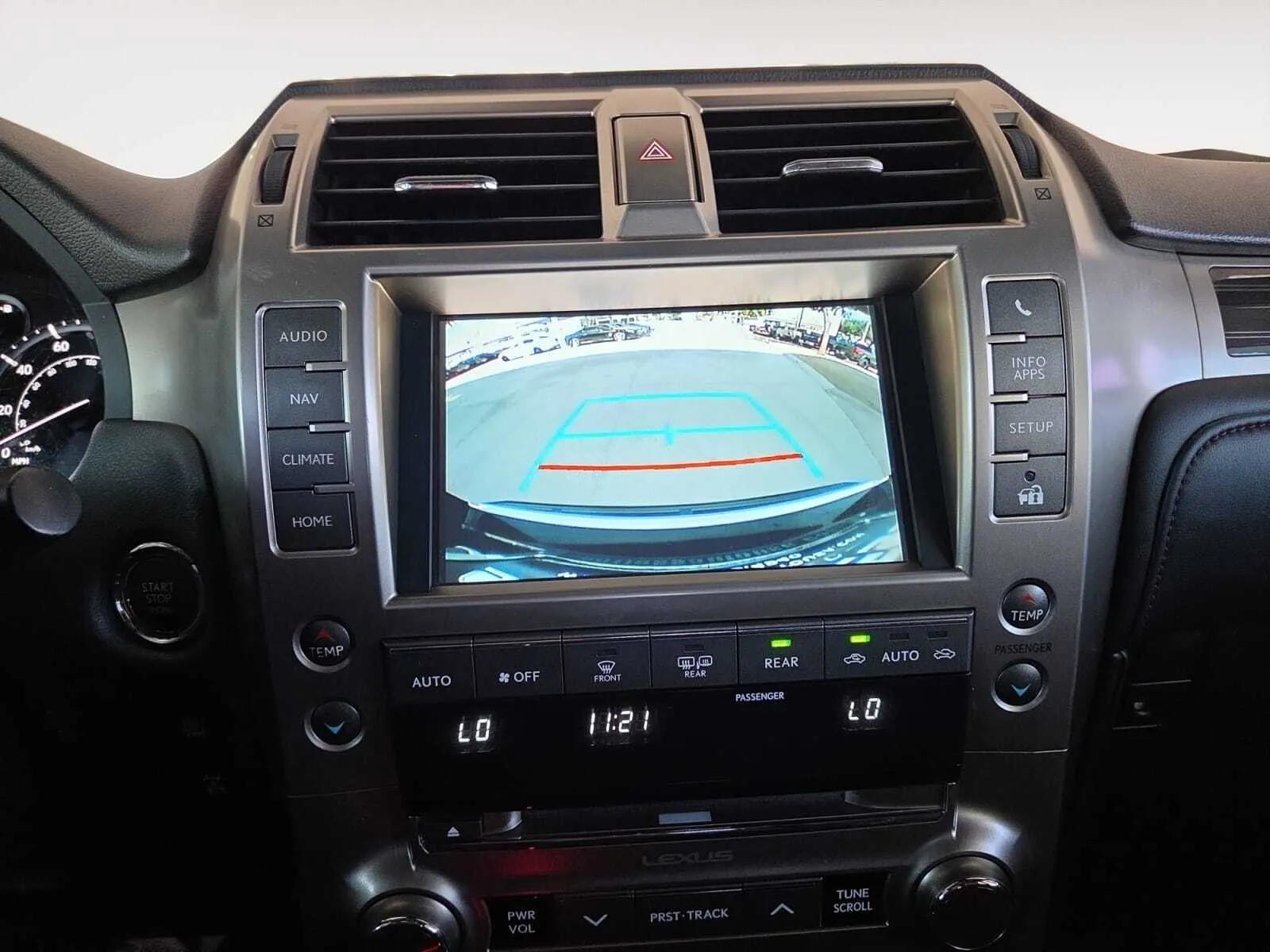 Lexus GX photo 28