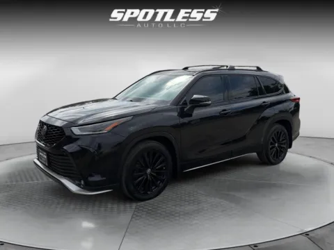 Black 2023 Toyota Highlander XSE for sale in San Antonio, TX