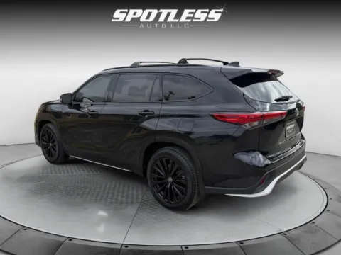 More photos of 2023 Toyota Highlander XSE at Spotless Auto I-10, TX