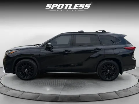 More photos of 2023 Toyota Highlander XSE at Spotless Auto I-10, TX