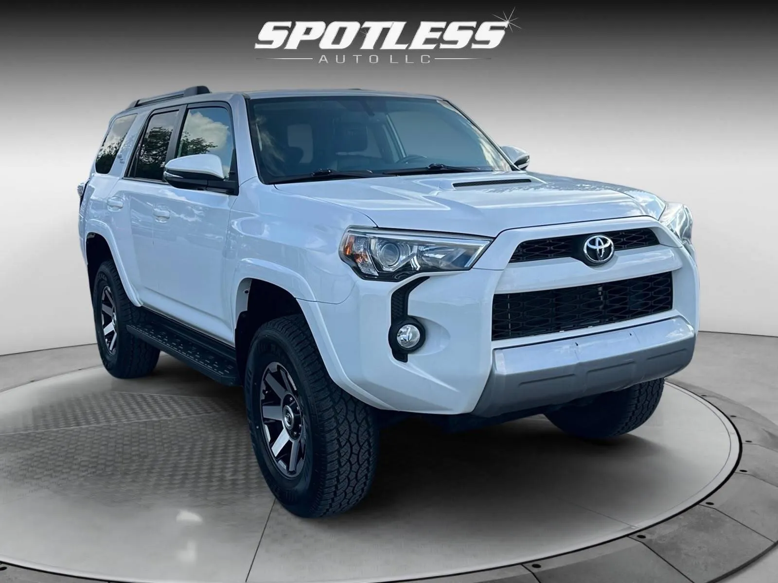 Toyota 4Runner photo 9