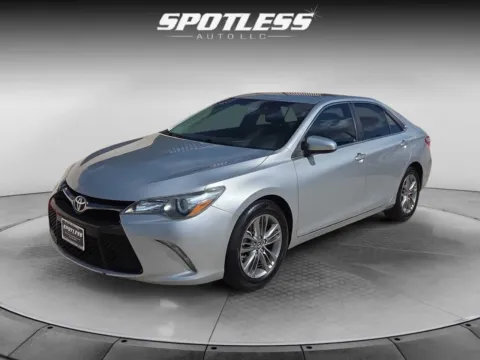 Silver 2015 Toyota Camry SE for sale in San Antonio, TX