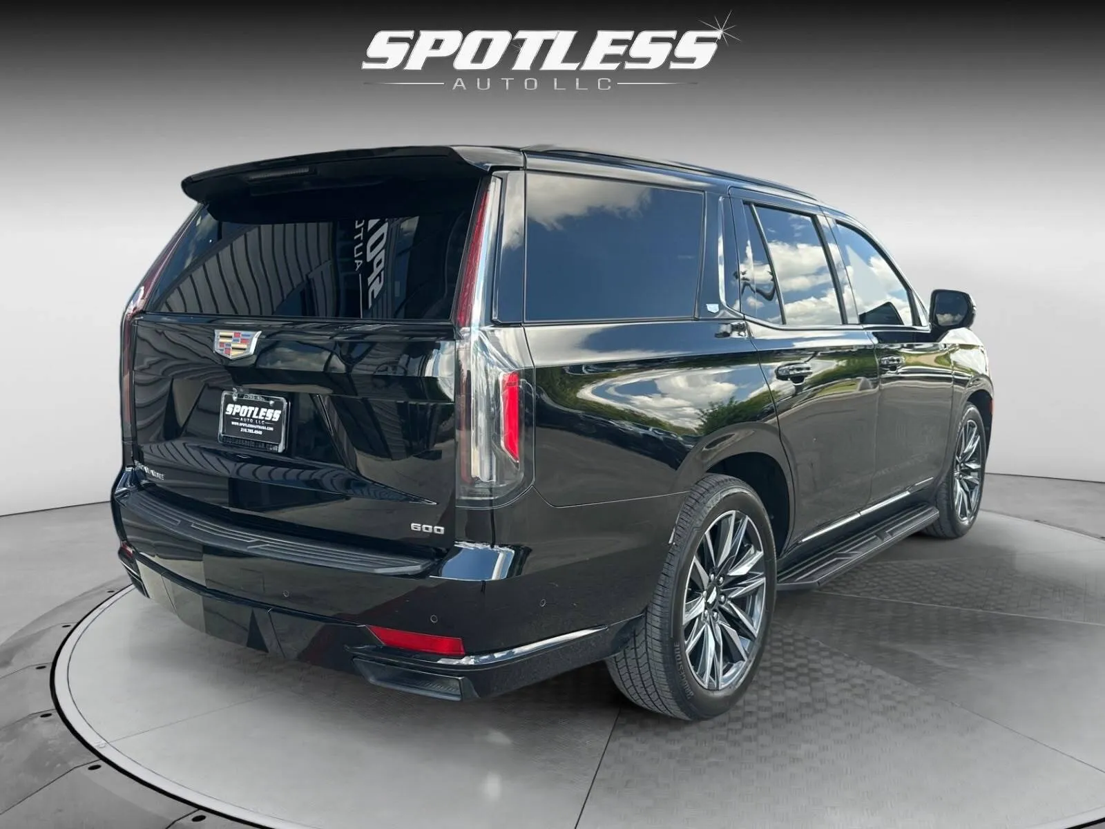 Cadillac Escalade photo 7