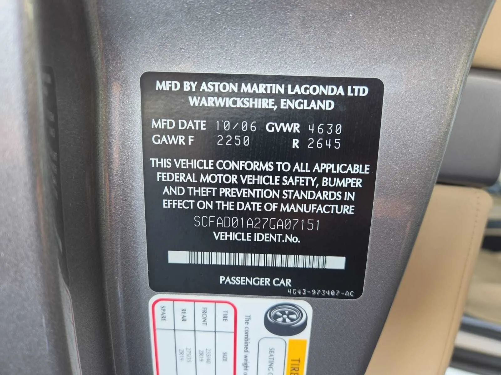 Aston Martin DB9 photo 17