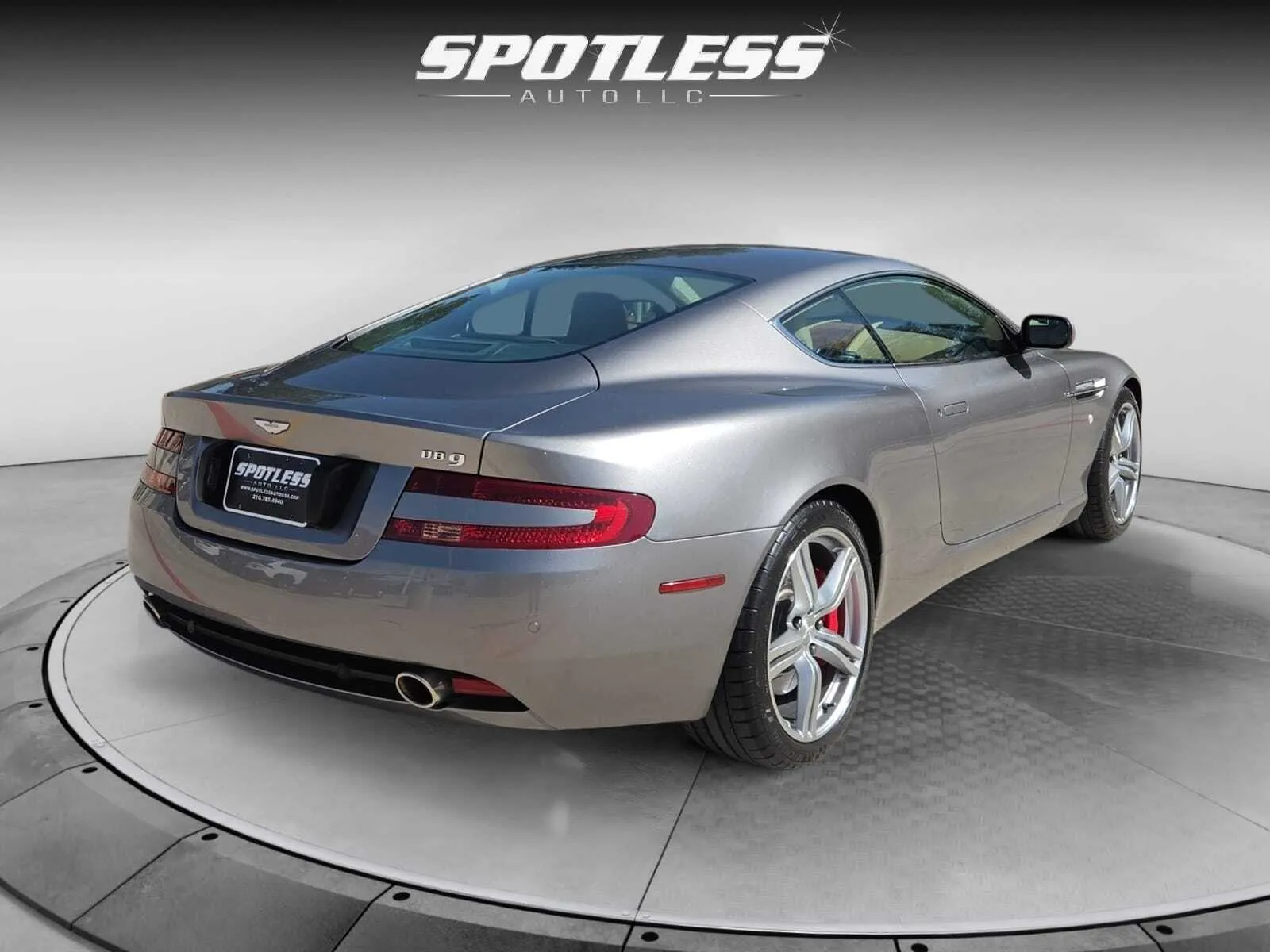Aston Martin DB9 photo 7