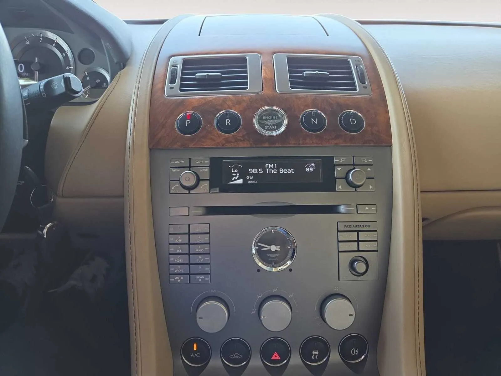Aston Martin DB9 photo 24