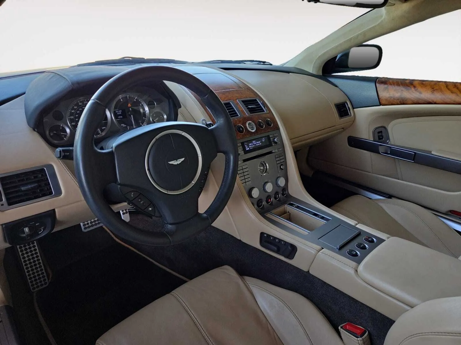 Aston Martin DB9 photo 20