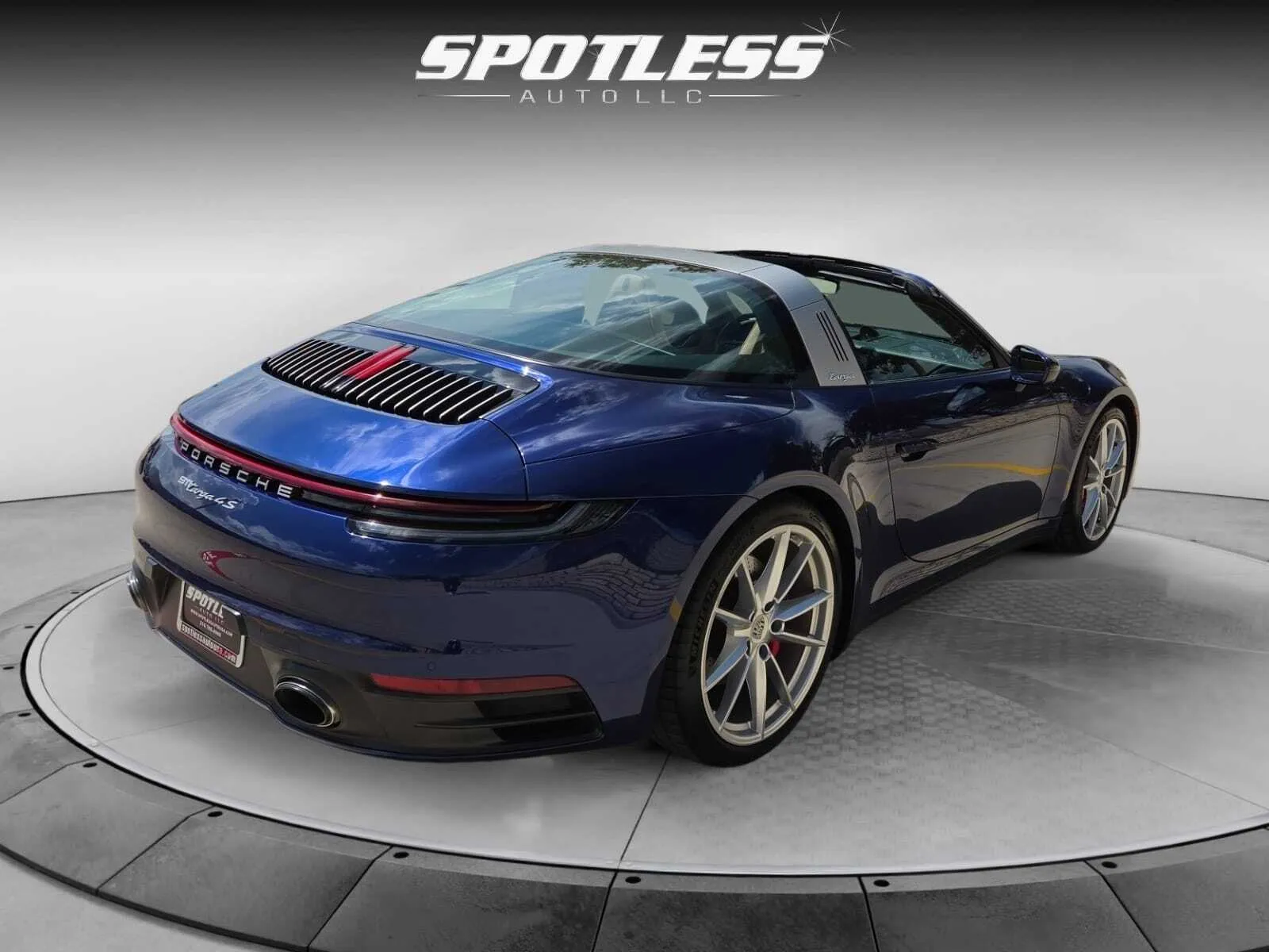 Porsche 911 photo 9