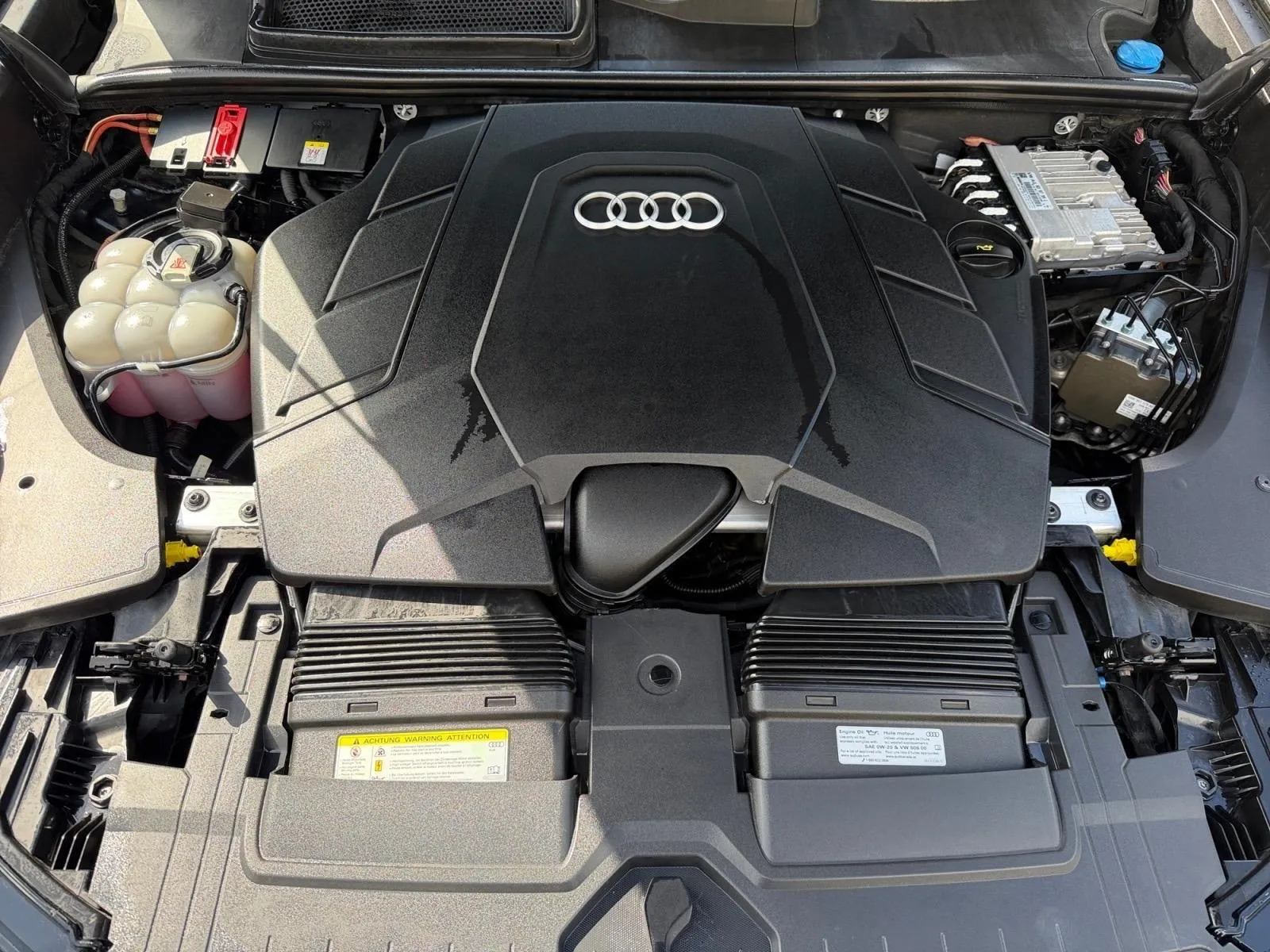 Audi Q8 photo 16