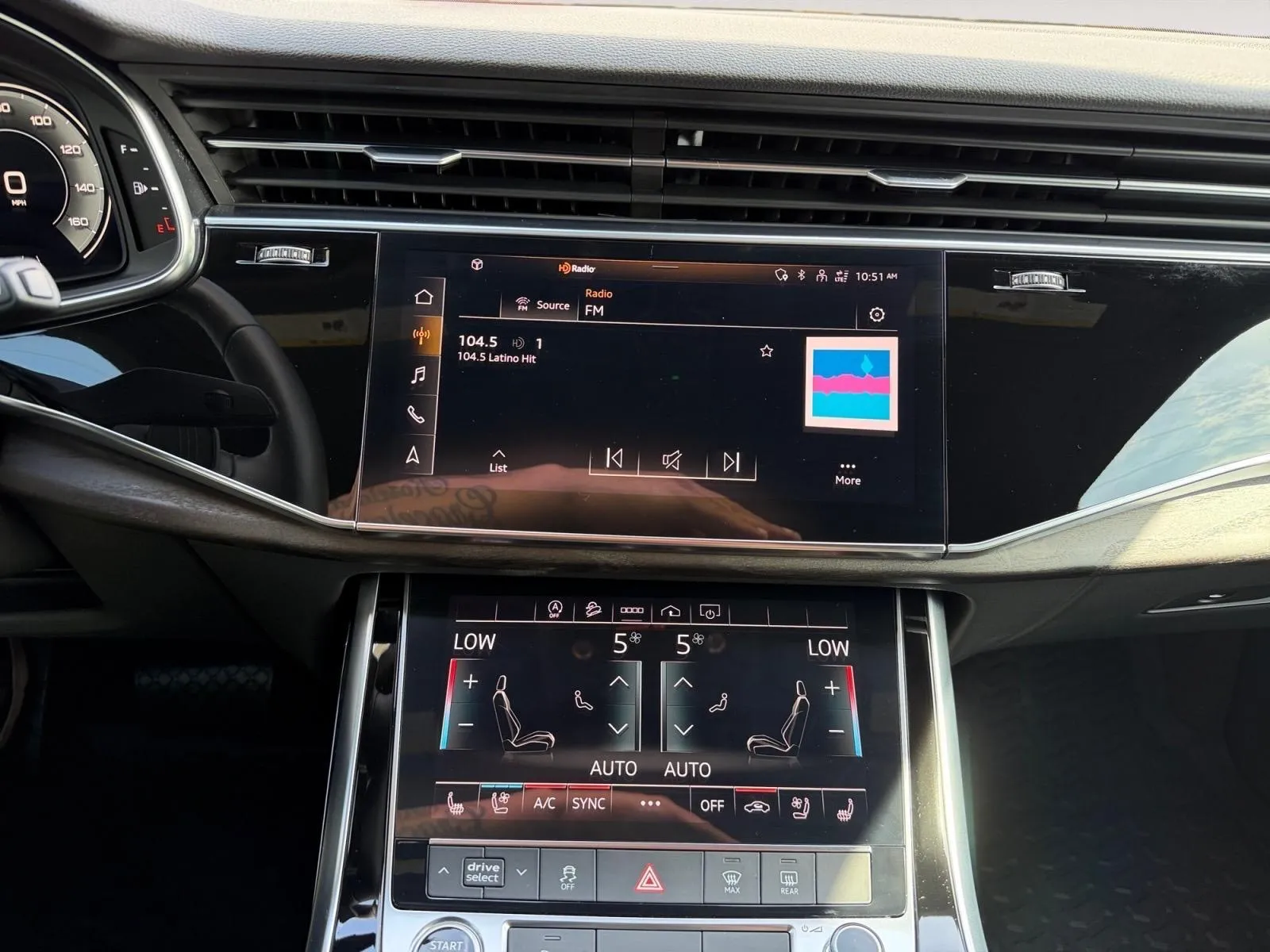 Audi Q8 photo 22