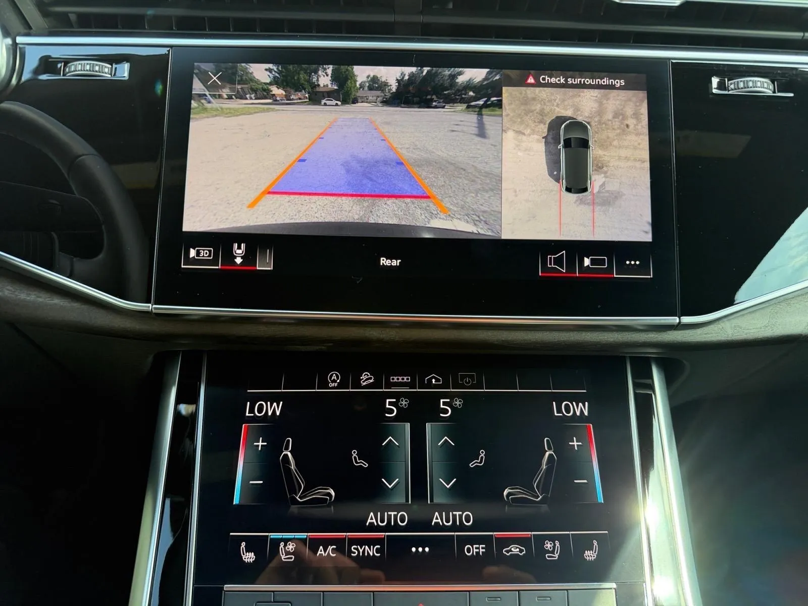 Audi Q8 photo 23