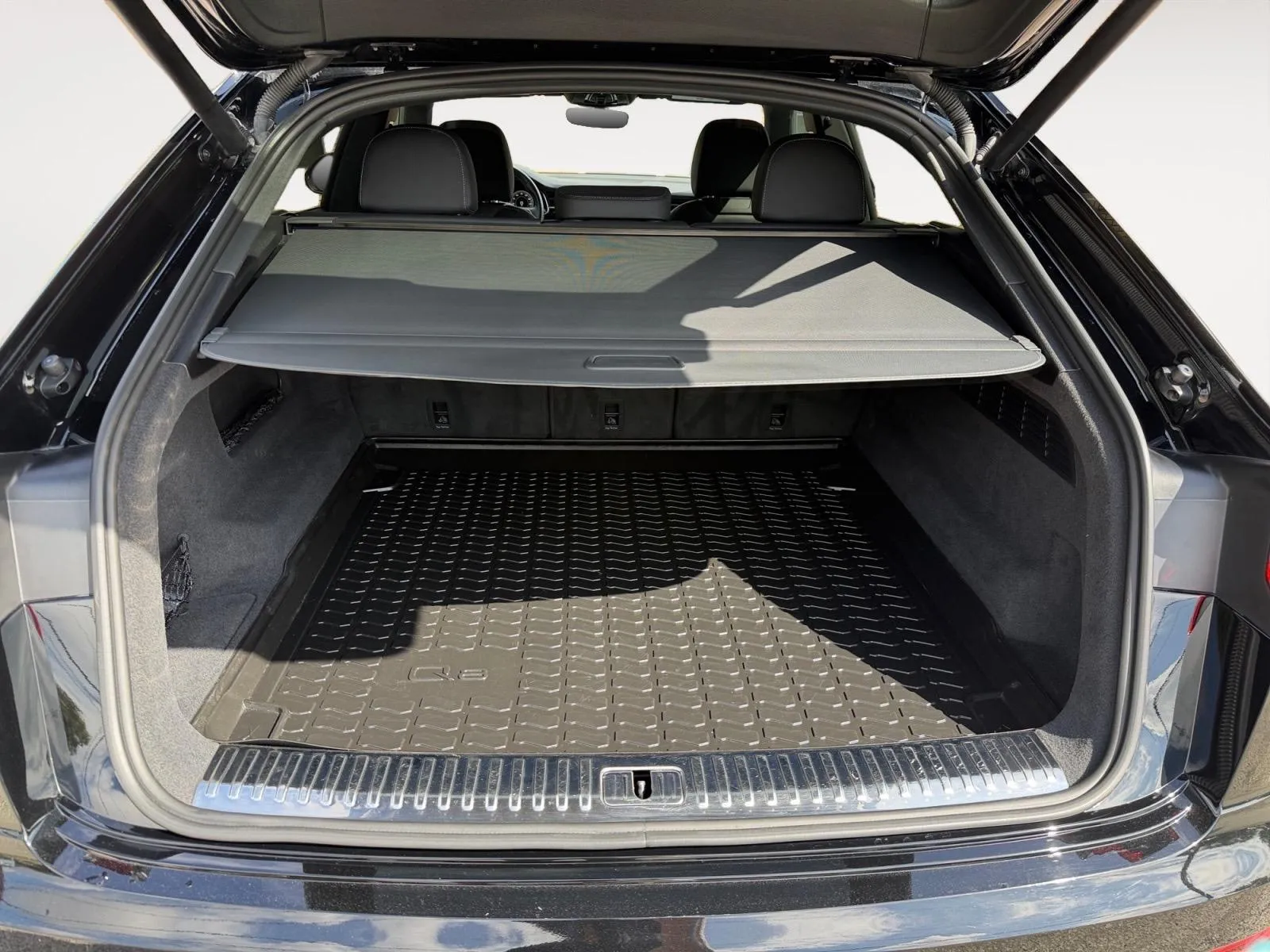Audi Q8 photo 26