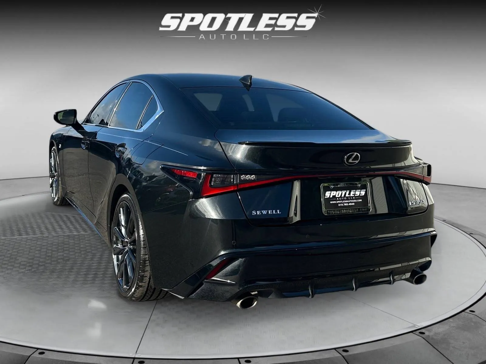 Lexus IS photo 4