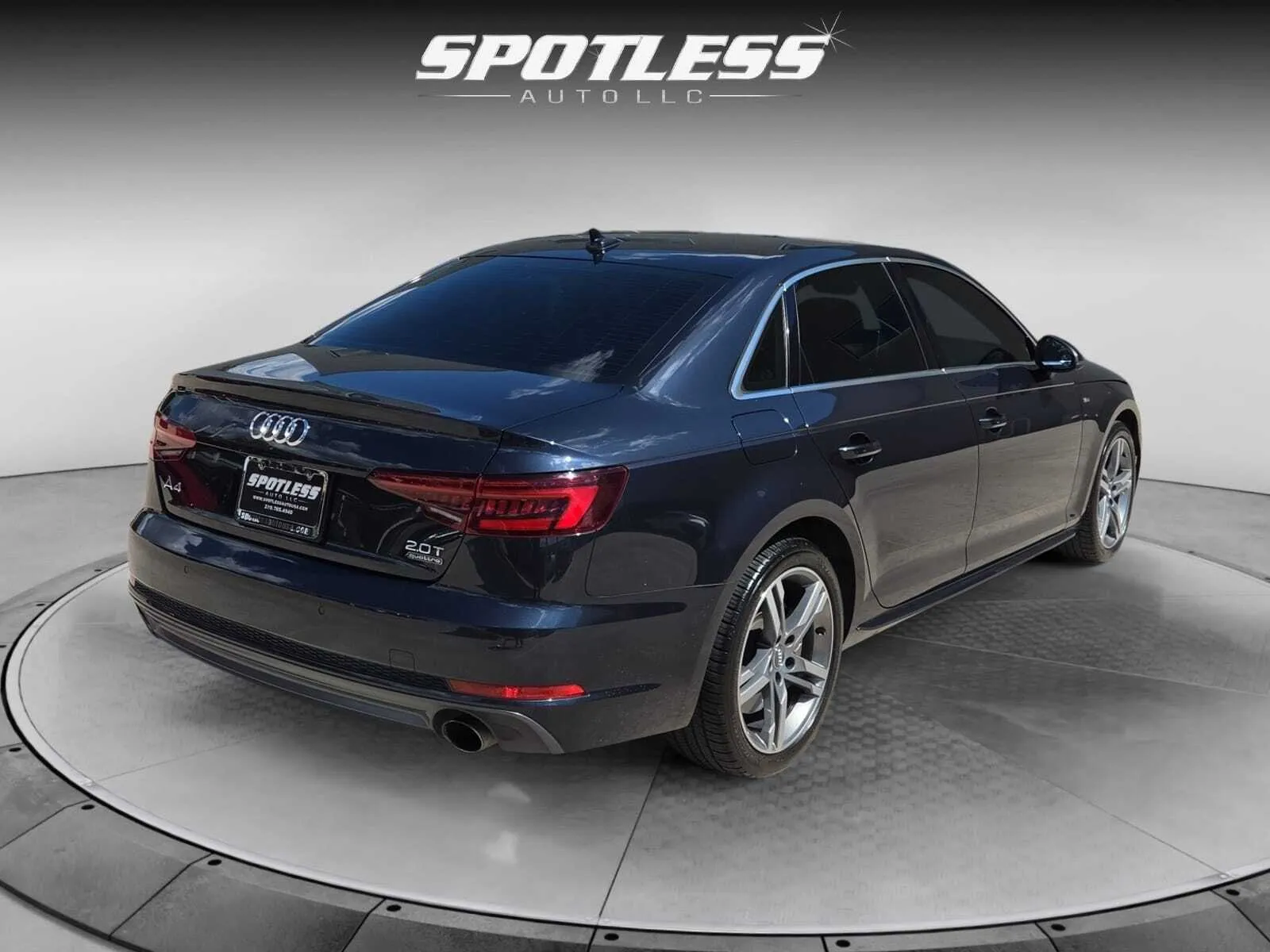 Audi A4 photo 7
