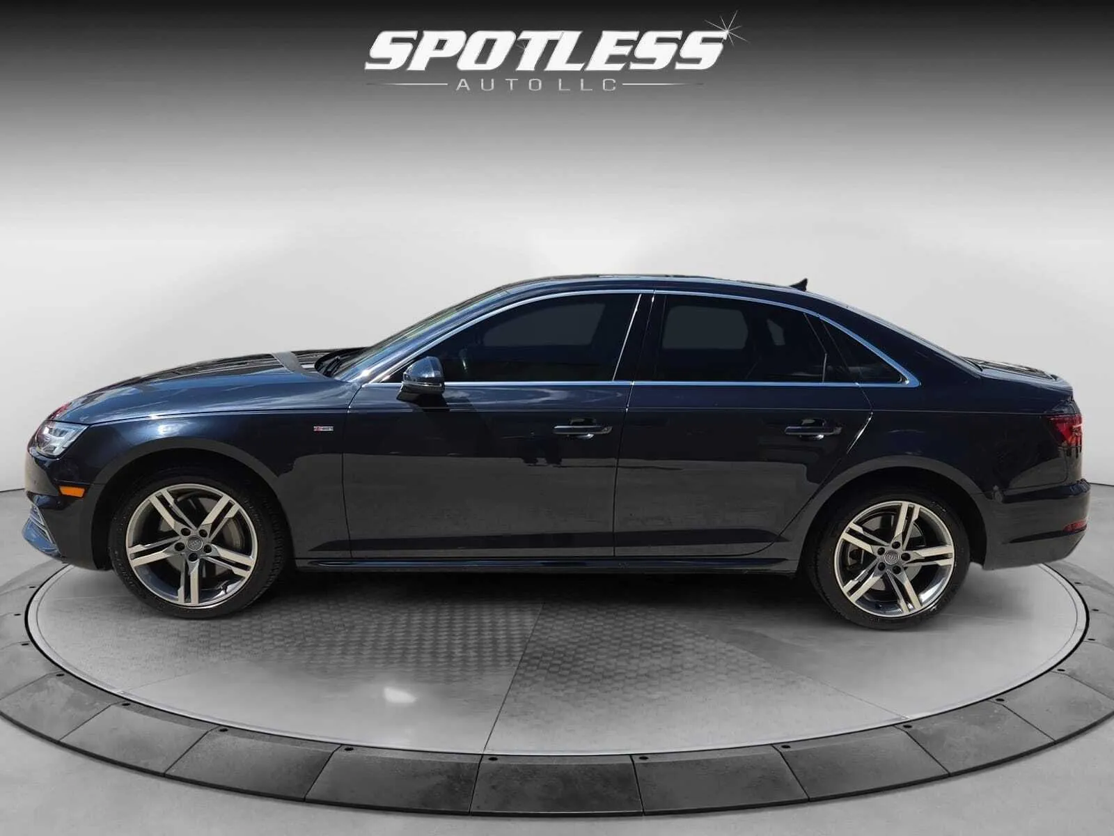 Audi A4 photo 4