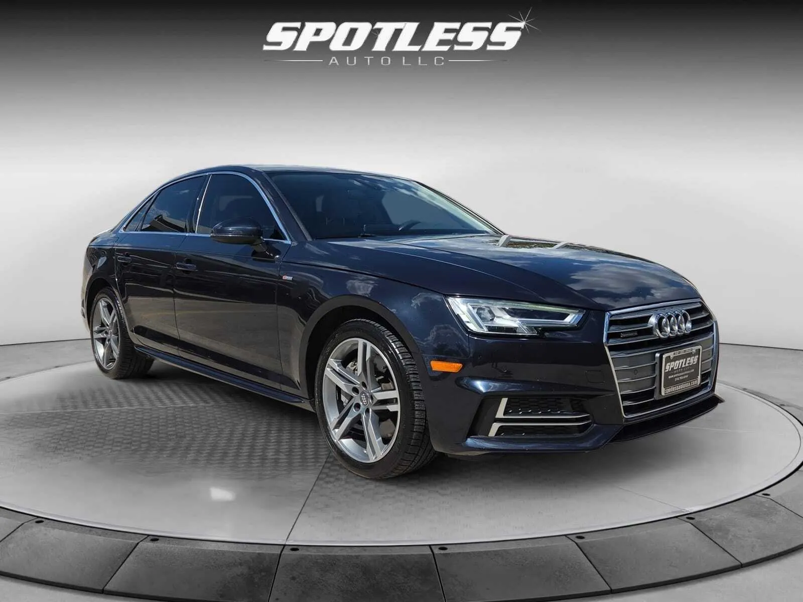 Audi A4 photo 11