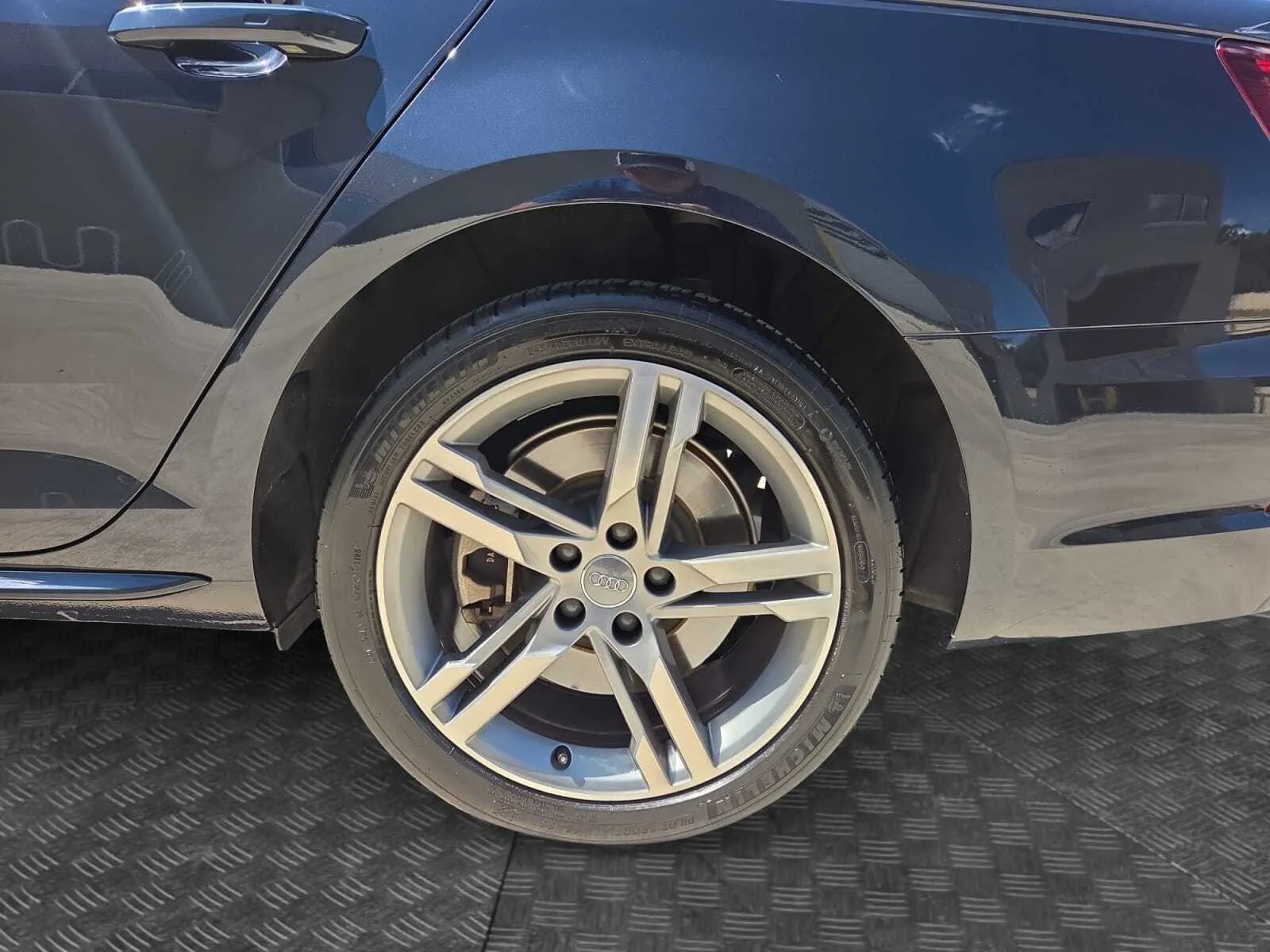 Audi A4 photo 14