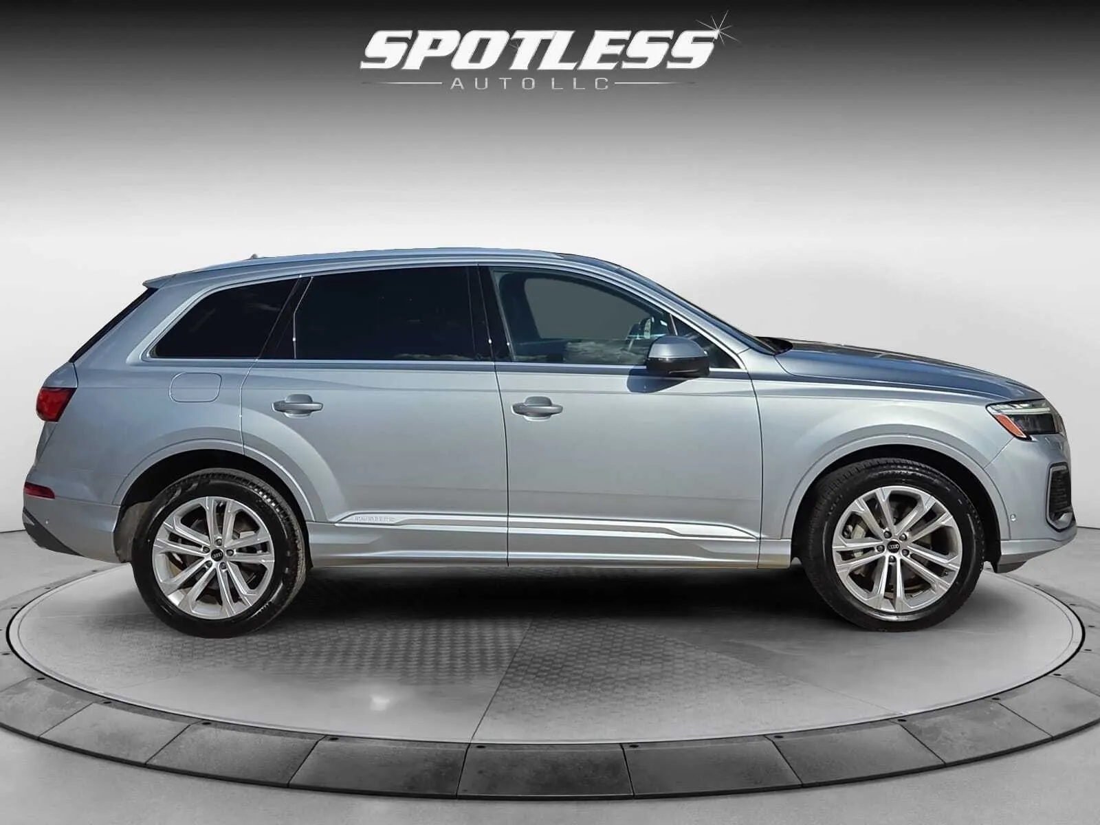 2025 Audi Q7 Premium Plus - Photo 8